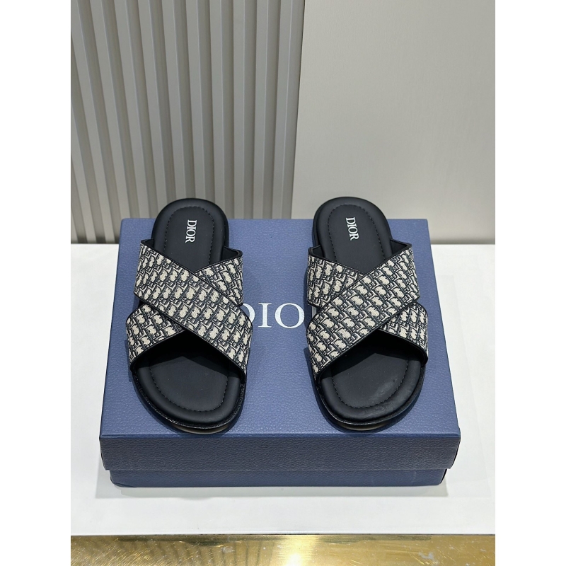 ch**an D*or slippers
